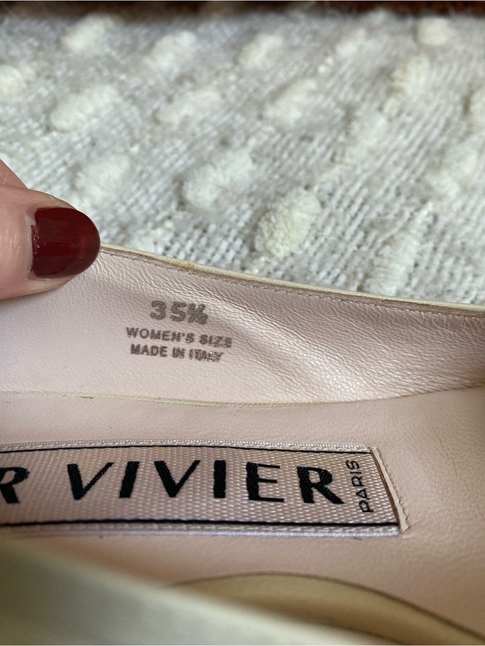 {Roger Vivier} Gommettine Leather Ballerina Shoe - Picture 13 of 16